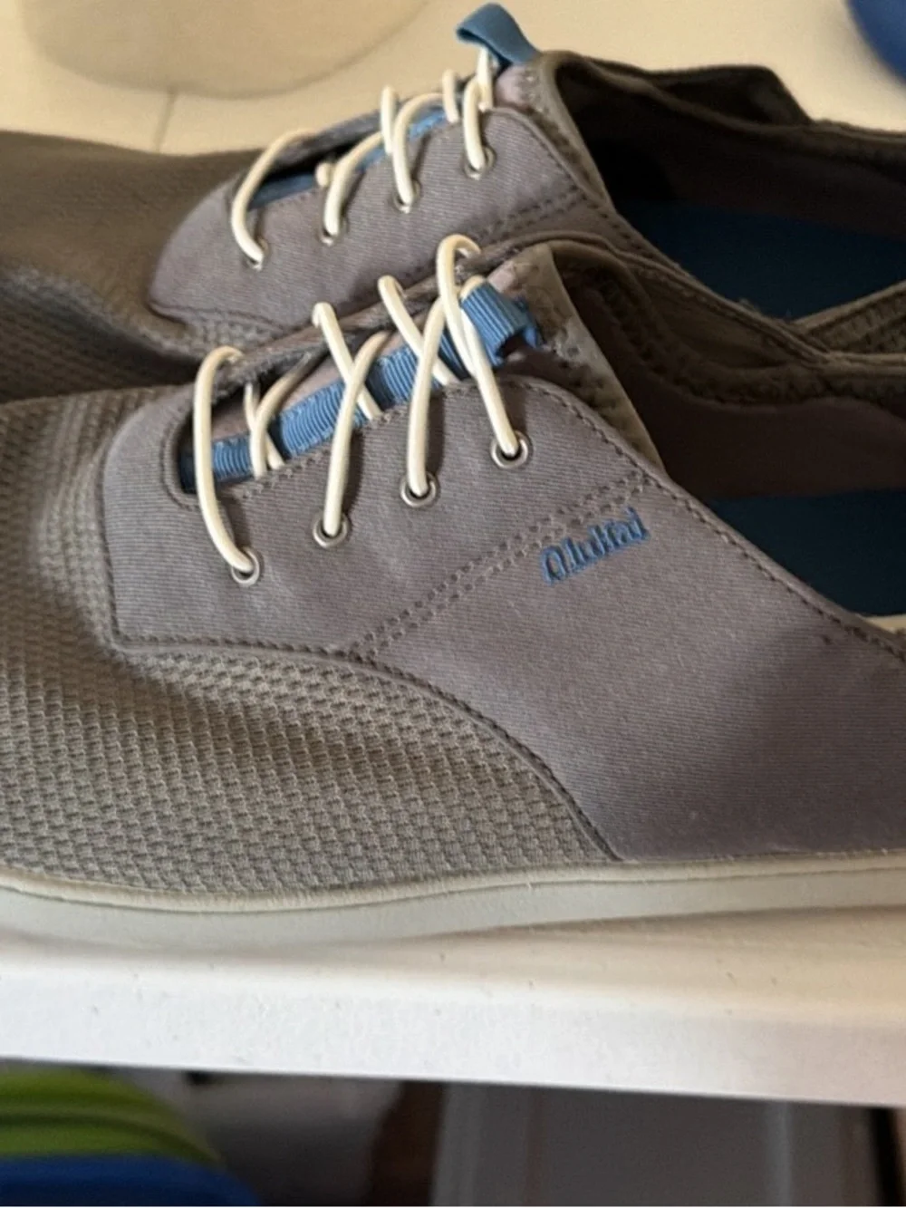OluKai Men’s bluish Gray Knit Lace-Up Sneakers size 12